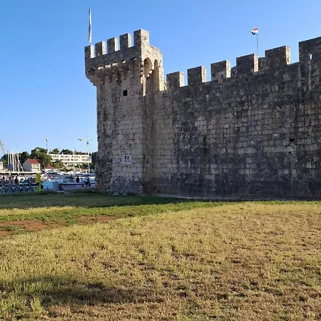 Gabriela Daire Trogir